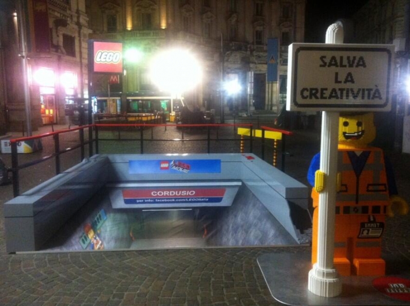 Promotion Lego Movie Street Marketing Bouche de métro Milan
