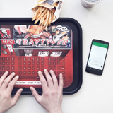 KFC Tray Typer : le plateau repas connecté à votre smartphone